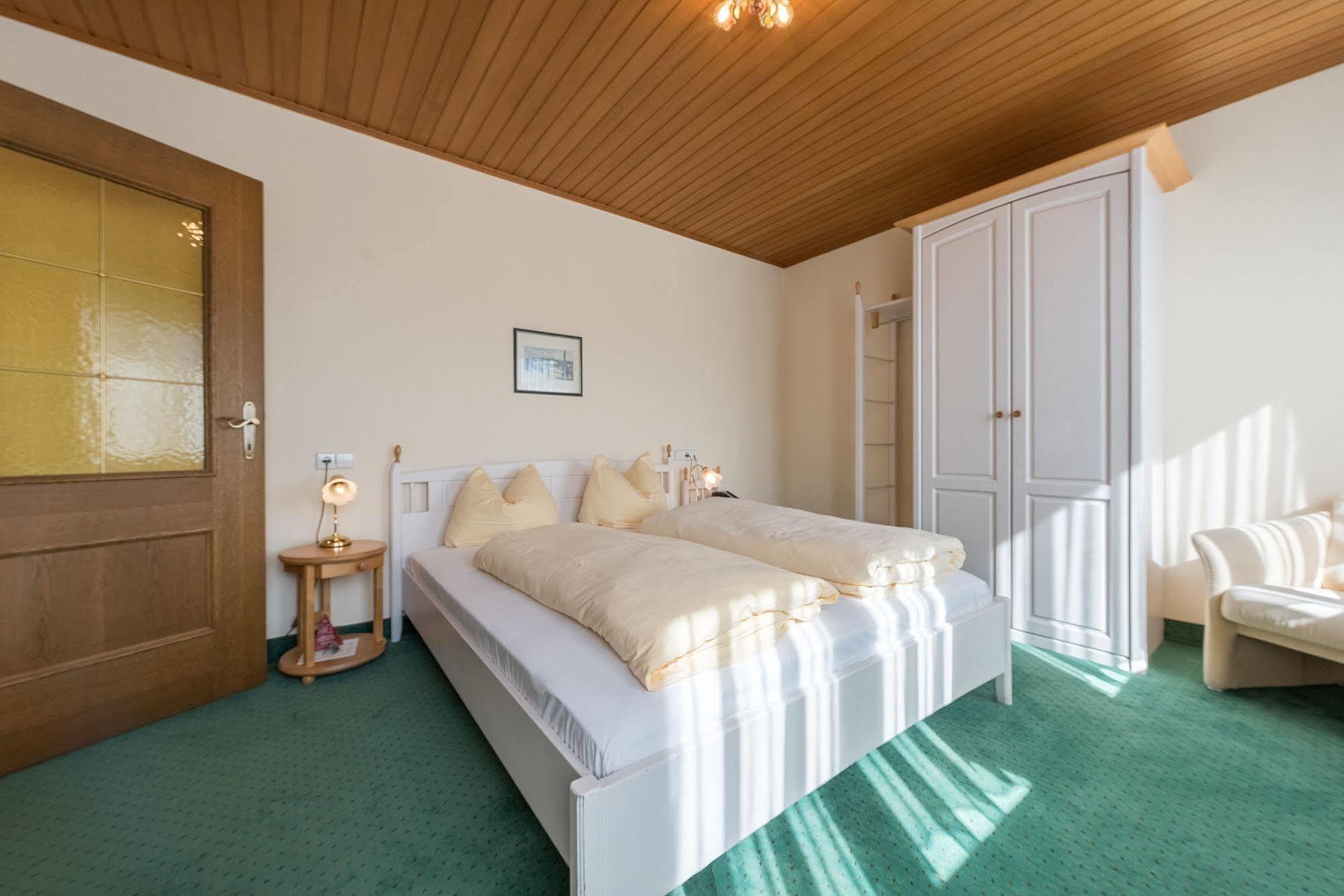 Gasthof Braeuwirt Bergheim Extérieur photo