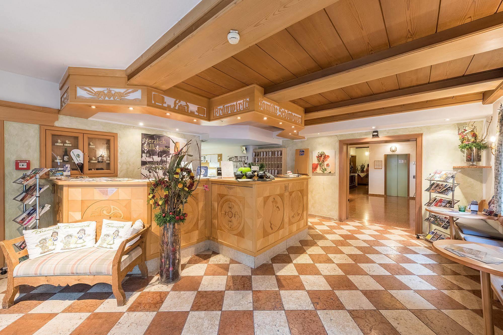 Gasthof Braeuwirt Bergheim Extérieur photo