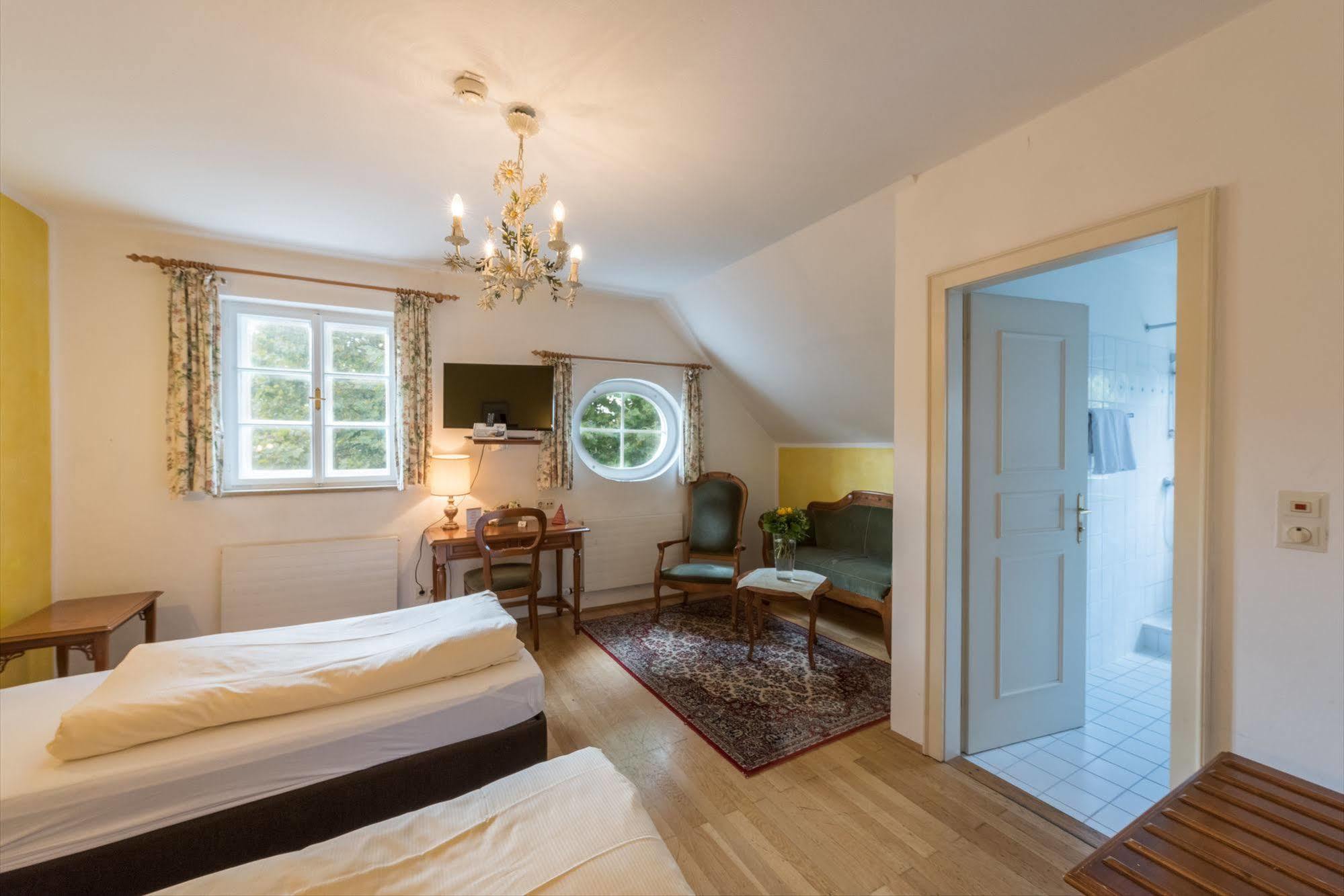 Gasthof Braeuwirt Bergheim Extérieur photo